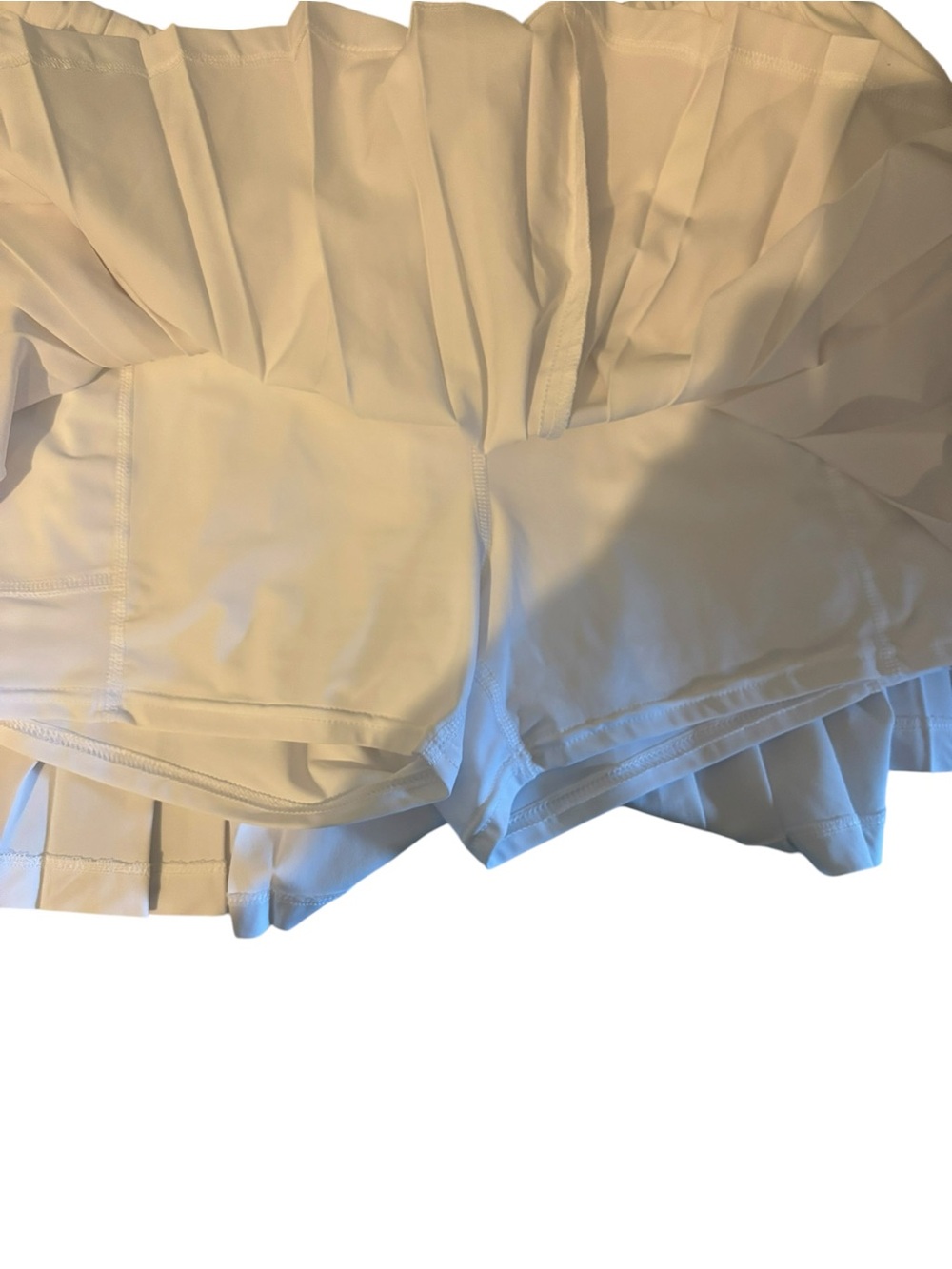 Vuori Clementine Pleated Tennis Skirt Skort in White - Size Small - Picture 5 of 5